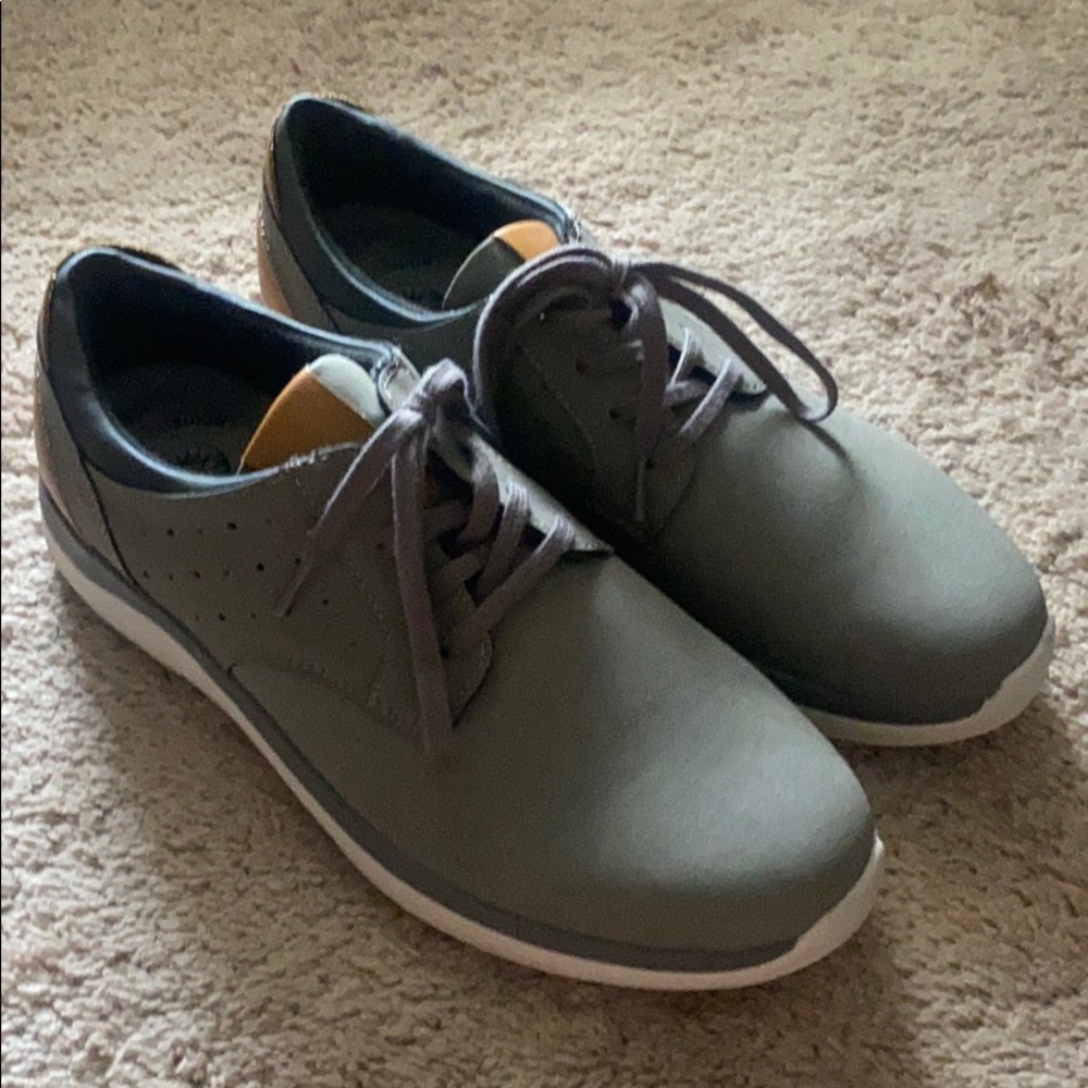 Earth Spirit shoes men’s 10.5 NWOB